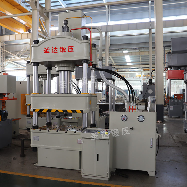 200噸三梁四柱液壓機(jī) 200噸三梁四柱液壓機(jī)