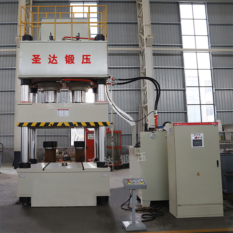 800噸三梁四柱液壓機(jī) 800噸三梁四柱液壓機(jī)