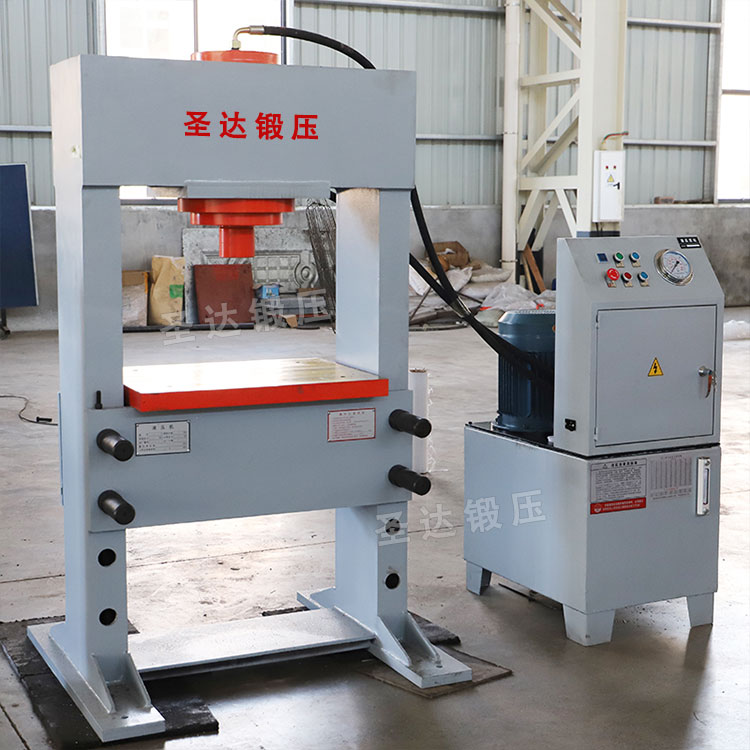 100噸龍門(mén)液壓機(jī) 100噸龍門(mén)液壓機(jī)